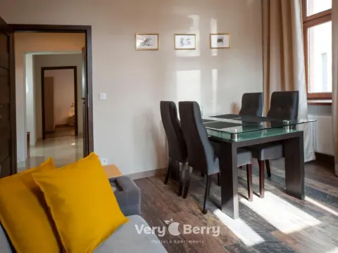 Przestronny Apartament Very Berry w Poznaniu z Dwiema Sypialniami by Noclegi Renters, photo 3 of 10
