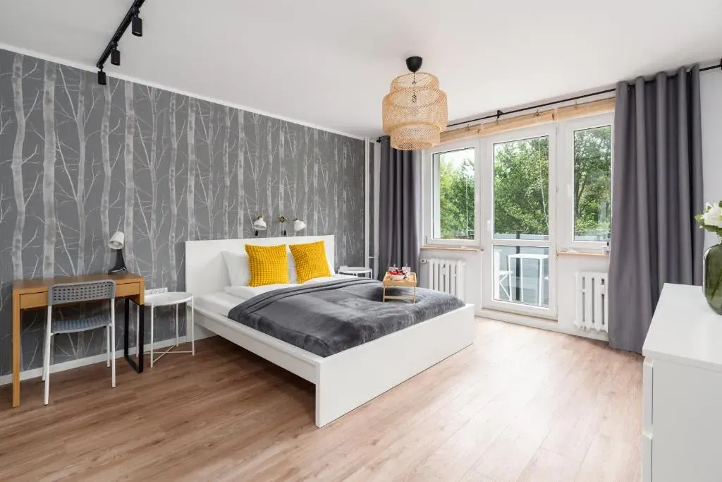 Green View Apartment with Balcony Winogrady by Noclegi Renters, photo 1 of 10