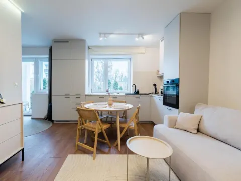 Grunwald Raszyńska Apartment by BookingHost, photo 5 of 10