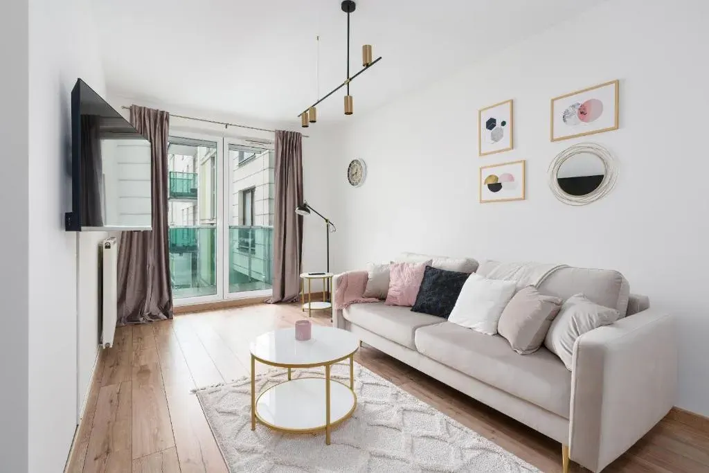 Arena Lux Apartment Kasprowicz Park by Renters Prestige, photo 1 of 10