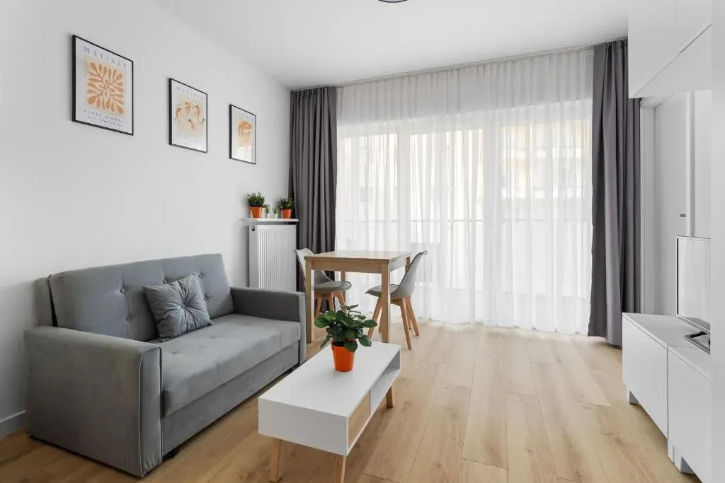 Nowoczesne i Eleganckie Studio oraz Apartament z Balkonami w Poznaniu by Noclegi Renters, photo 1 of 10