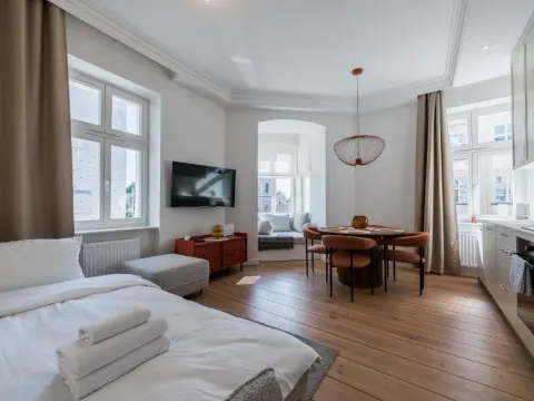 Zielona Harmony Apartment by BookingHost, photo 2 of 10