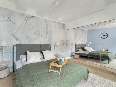 Przestronny Apartament z Biurkiem w Centrum Poznania Blisko Rynku i Parku by Noclegi Renters, photo 2 of 10