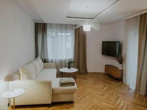 Apartament Dwupoziomowy Butikowy Żmigrodzka, free parking, self check-in, photo 3 of 10
