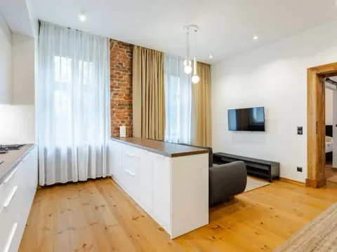 Two Bedroom Very Berry Apartment in Poznań with Desk by Noclegi Renters, photo 10 of 10