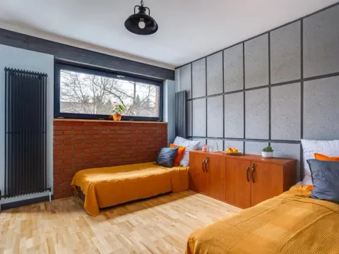 Loftowy Apartament przy stawie, blisko Zoo, Aquaparku i lasów - parking dla 2 aut, photo 7 of 10