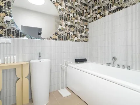 Unique 2-Bedroom Apartment with Balcony Parking by Renters Prestige, photo 7 of 10