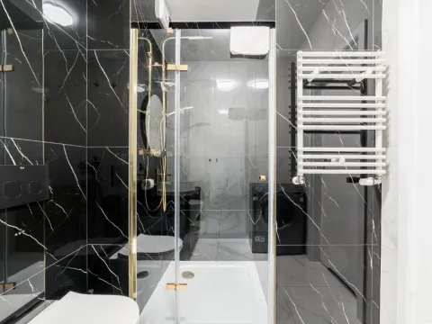 Stacja Jeżyce Lavish Apartment by BookingHost, photo 3 of 10