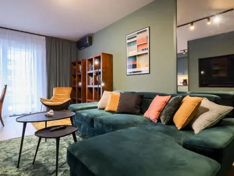 Modena Point, photo 3 of 10