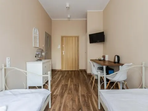 Functional and Comfortable Very Berry Studios in Poznań by Noclegi Renters, photo 5 of 10