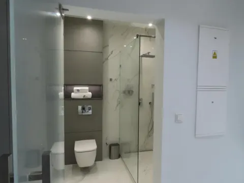 EL Apartments - Polaris, photo 9 of 10