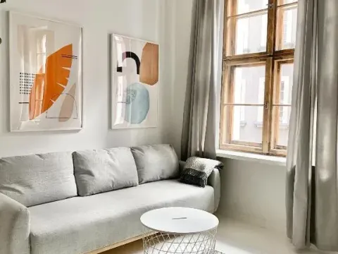 Townhall Apartments, photo 8 of 10