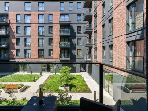 Maison Avenue 88 & Parking, photo 3 of 10