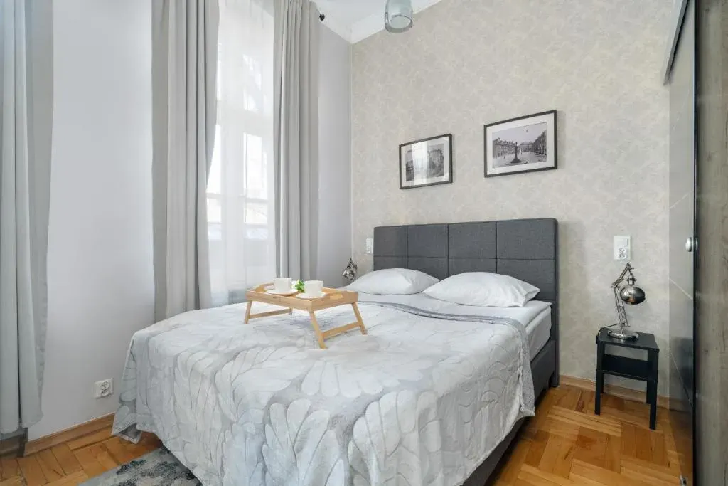 Przytulne Studia Very Berry w Poznaniu Blisko Parku by Noclegi Renters, photo 1 of 10