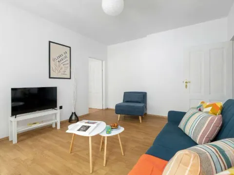 Cozy Apartment in the City Center Near the Old Market Square by Noclegi Renters, photo 4 of 10