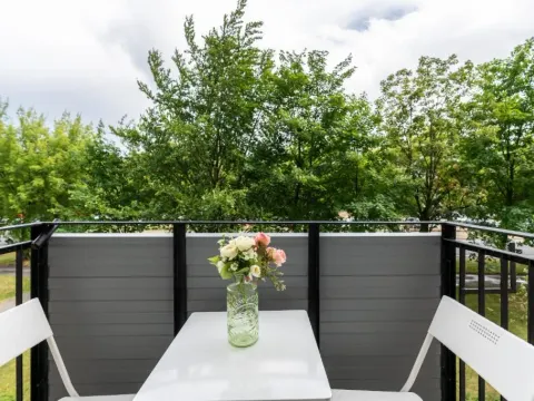 Green View Apartment with Balcony Winogrady by Noclegi Renters, photo 4 of 10