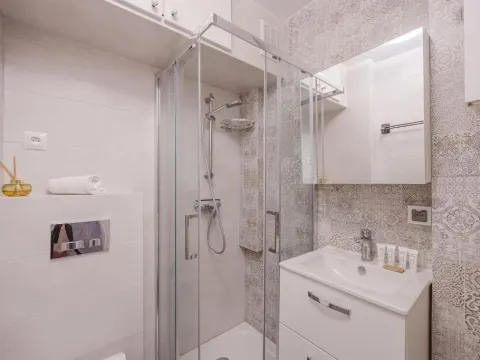 Libelta Quiet Charm Apartment by BookingHost, photo 8 of 10