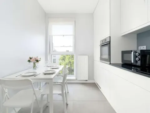 Stylish Apartment for 4 People with Parking in Poznań by Noclegi Renters, photo 4 of 10