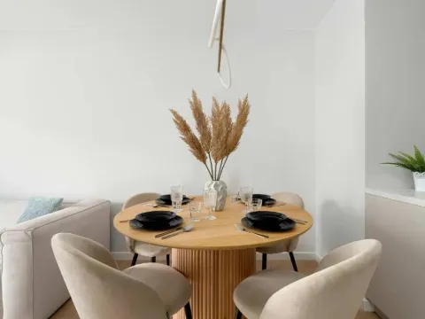 Beige and Green Two Bedroom Apartment in Poznań with Parking and Bathtub by Noclegi Renters, photo 10 of 10