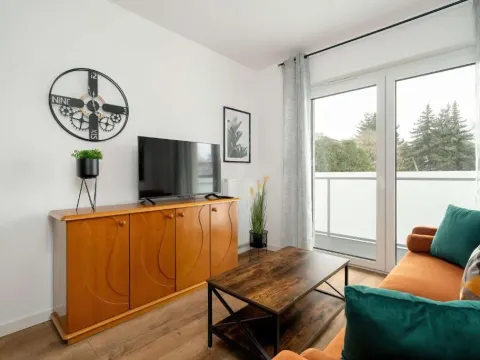 Elegancki Apartament Niedaleko Parku w Poznaniu z Tarasem i Parkingiem by Noclegi Renters, photo 8 of 10