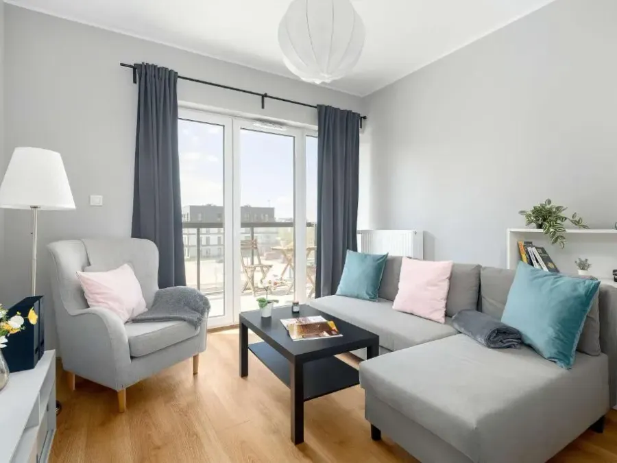 Bright Apartment in Poznań with Parking, Balcony and Desk by Noclegi Renters, photo 1 of 10