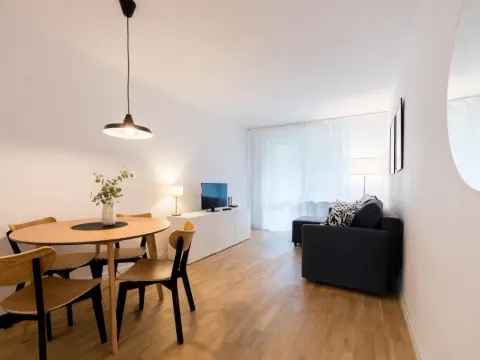 Kosmonautów Comfort Apartment by BookingHost, photo 5 of 10