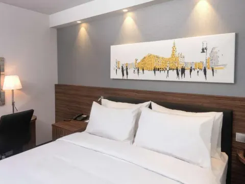 Hampton By Hilton Poznan Old Town, photo 2 of 10