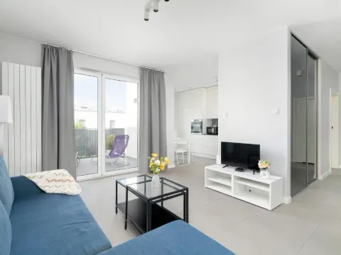 Stylish Apartment for 4 People with Parking in Poznań by Noclegi Renters, photo 3 of 10