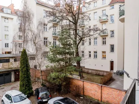 Krakowska Downtown Deluxe Apartment by BookingHost, photo 6 of 10