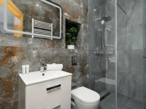 Przytulne Studio Very Berry w Centrum Poznania by Noclegi Renters, photo 4 of 10