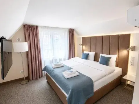 Oysters & Bubbles Gastro Rooms Rynek Square, photo 7 of 10