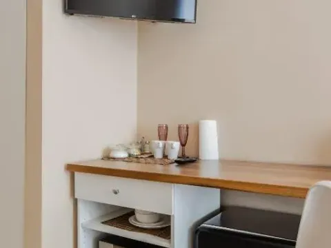Functional and Comfortable Very Berry Studios in Poznań by Noclegi Renters, photo 7 of 10