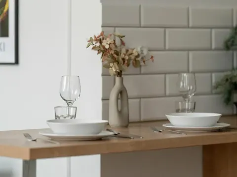 Jasne Studia Very Berry w Centrum Poznania by Noclegi Renters, photo 8 of 10