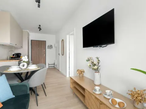 Tasteful Apartment with Parking and Gym by Noclegi Renters, photo 9 of 10