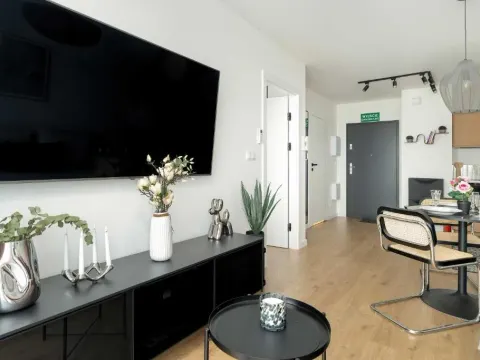 Komfortowy Apartament w Poznaniu Parking & Klimatyzacja by Noclegi Renters, photo 8 of 10