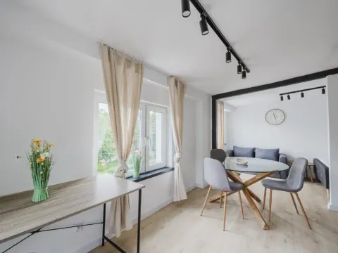 Grunwald Raszyńska Bright Apartment by BookingHost, photo 4 of 10