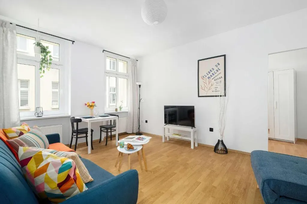 Cozy Apartment in the City Center Near the Old Market Square by Noclegi Renters, photo 1 of 10