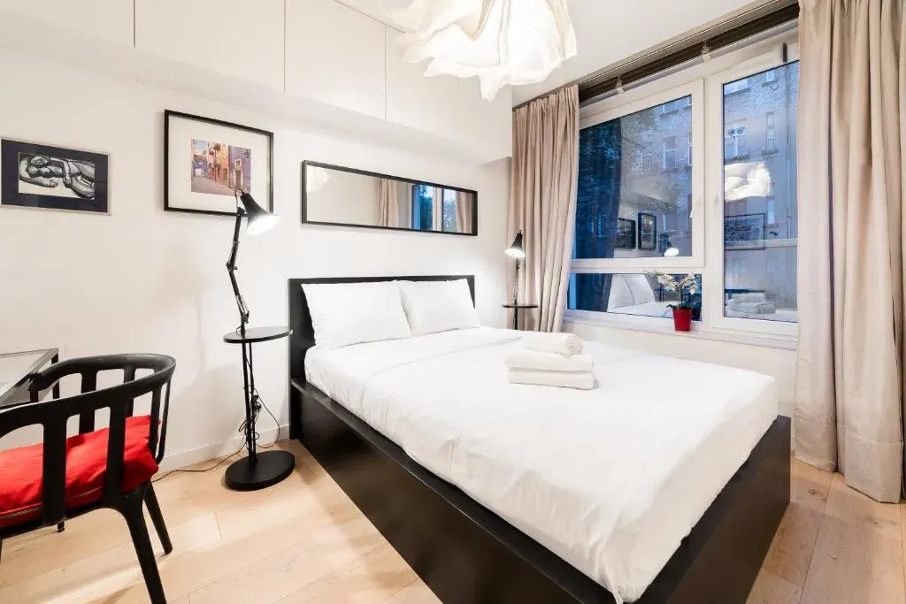 Wilda Deluxe Apartment by BookingHost, photo 1 of 10
