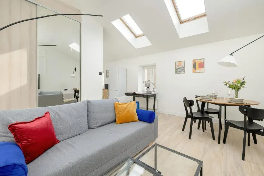 Minimalist Bright Apartment Kopernika near Old Town in Poznań by Noclegi Renters, photo 1 of 10