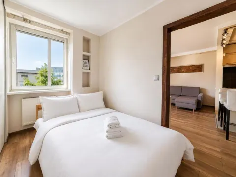 Garbary City Center Apartment by BookingHost, photo 2 of 10