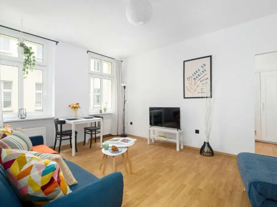 Cozy Apartment in the City Center Near the Old Market Square by Noclegi Renters, photo 1 of 10