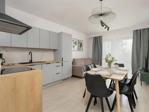 Tasteful Beige Apartment with Parking by Noclegi Renters, photo 8 of 10
