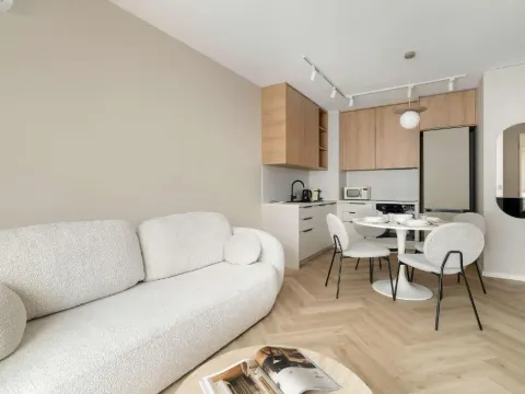 Beige Apartment in Poznań with Parking and Air Conditioned Living Room by Noclegi Renters, photo 6 of 10