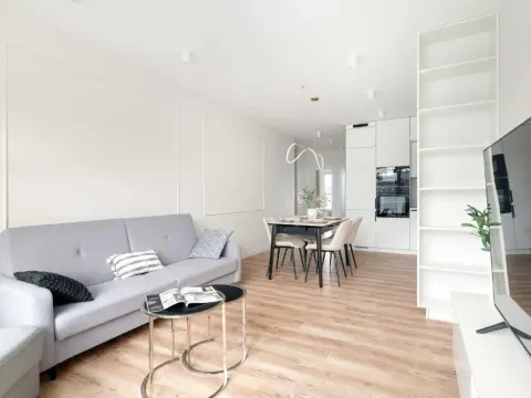 Przestronny Apartament z 2 Sypialniami by Noclegi Renters, photo 7 of 10