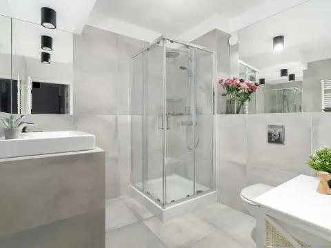 Red and Grey Apartment for 8 People in Poznań with Parking by Noclegi Renters, photo 5 of 10