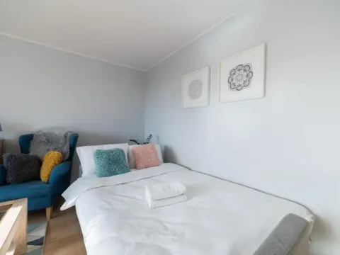Wichrowe Wzgórze Charming Apartment by BookingHost, photo 7 of 10
