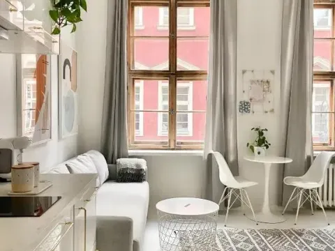 Townhall Apartments, photo 7 of 10