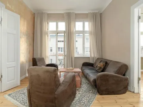 Spacious and Bright Apartment with Balcony near MTP by Noclegi Renters, photo 7 of 10
