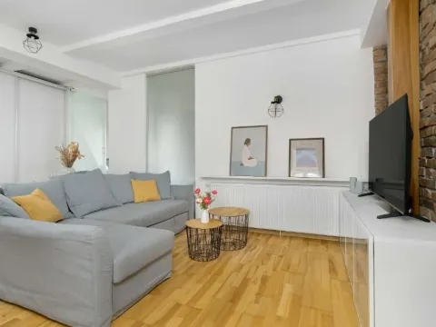 Charming Apartment in a Perfect Location Suitable for 4 People by Noclegi Renters, photo 2 of 10