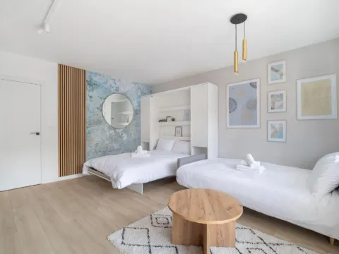 Blue Morpho Piątkowo Apartment by BookingHost, photo 2 of 10